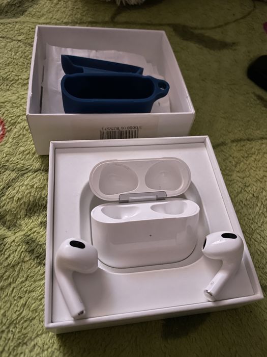 Продаю свои AirPods 3