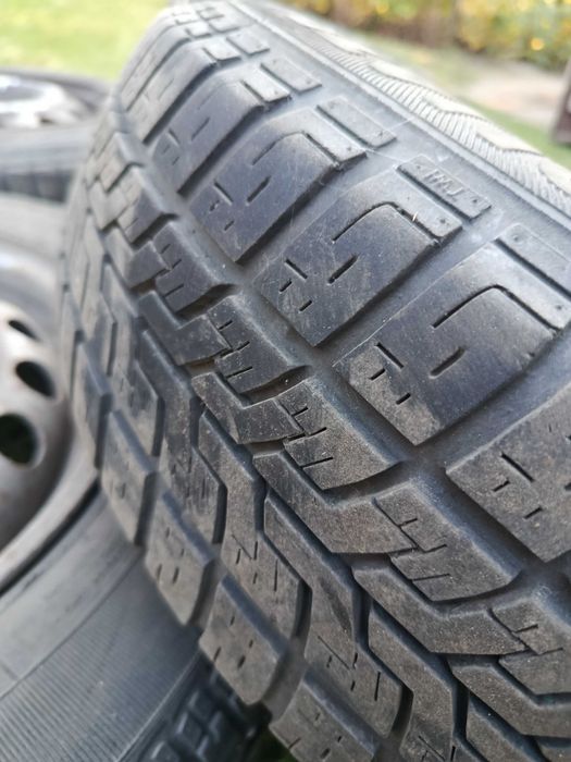 Używane opony zimowe 145/80 R13 opel corsa