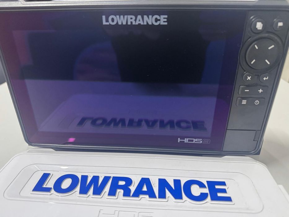 Lowrance HDS Live 9