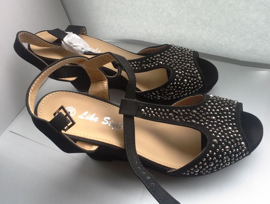 Sapatos Pretos de Senhora Like Style - Novos