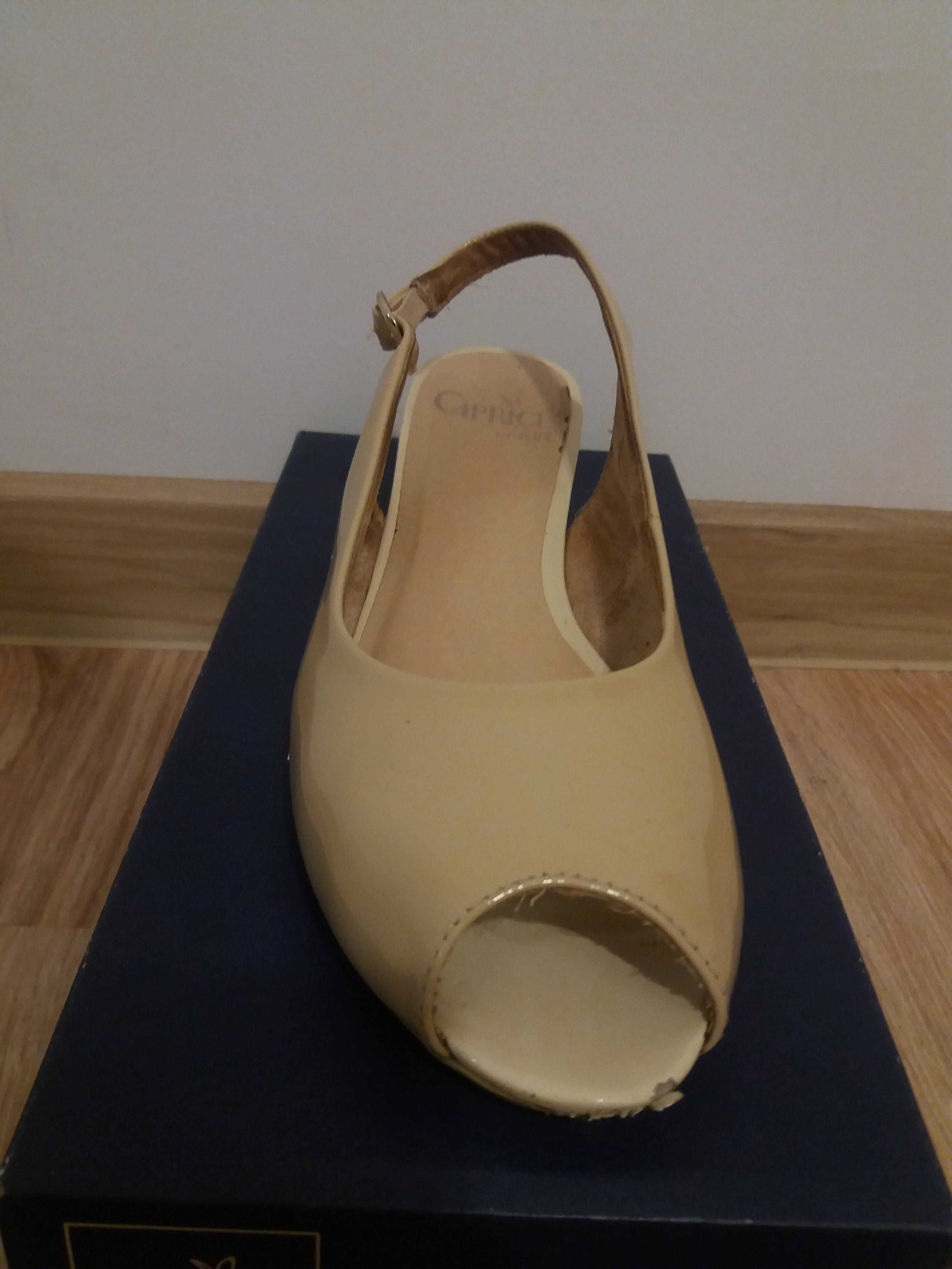 Buty Caprice z odsłoniętą pięta skórzane