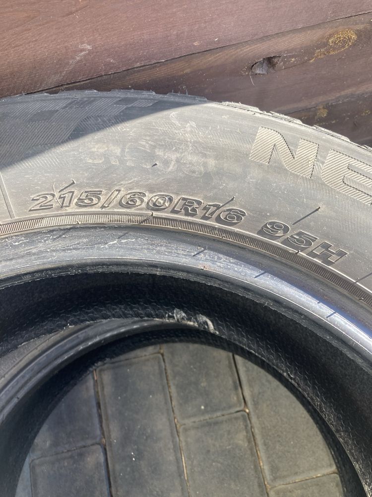 Opony wielosezonowe 215/60R16