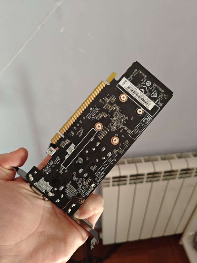 Gráfica Nvidia GT 1030 2GB GDDR5