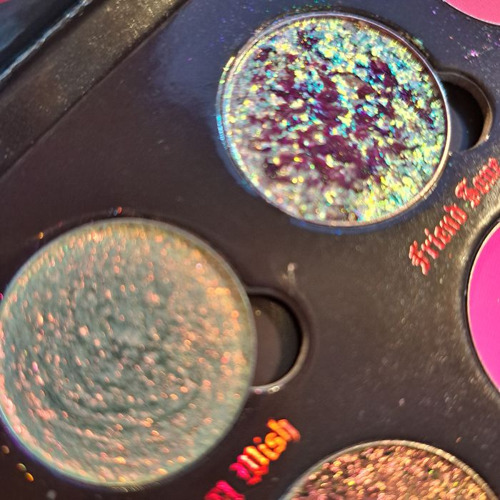 Bella Beaute Bar Dead Roses paleta cieni indie