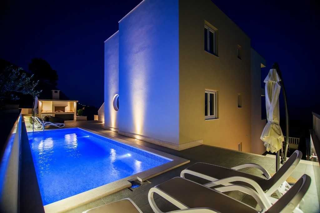 Willa LUXOR z basenem / Chorwacja / Makarska