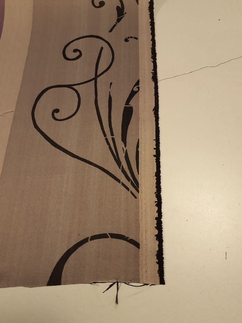 Tkanina obrusowo-zasłonowa fiolet-beż-krem szer.152 cm.kupon 3,70 m.