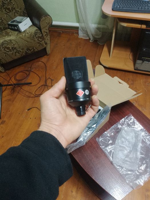 Конденсаторный мікрофон TLM 103