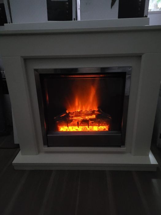 Kominek w obudowie ledowy