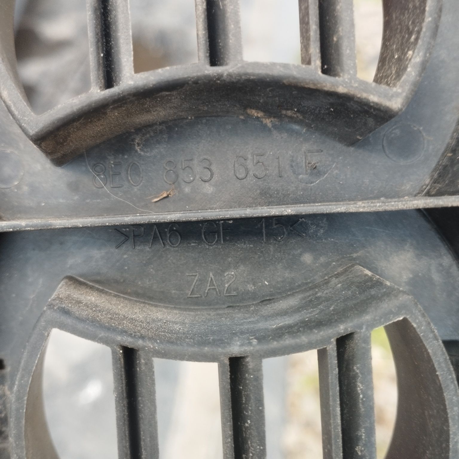 Audi a4 b6 grill oryginał