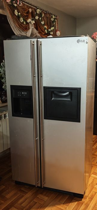 Lodówka LG z kostkarką do lodu