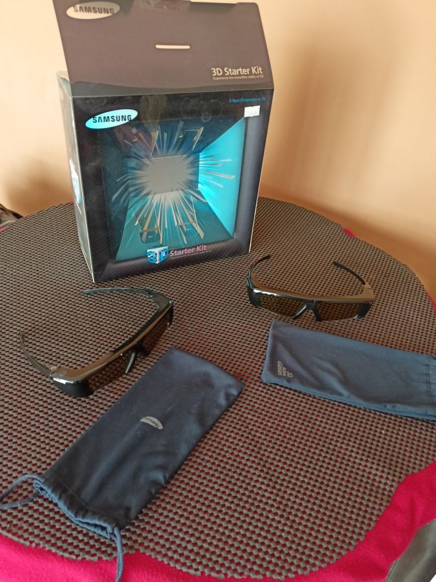 Okulary 3D para z pokrowcami