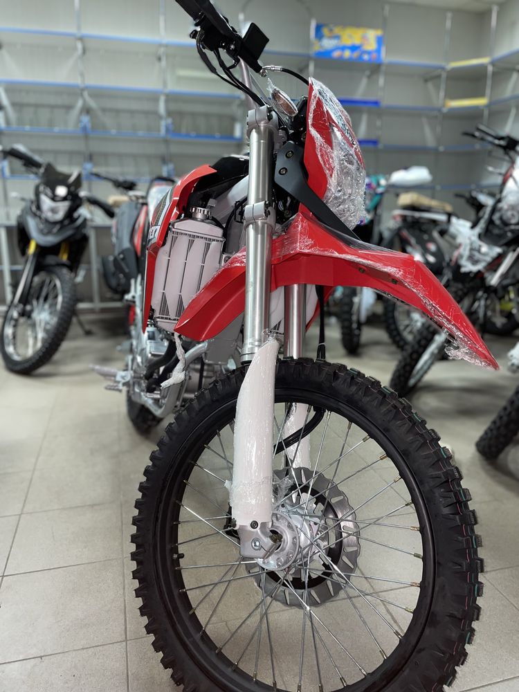 Мотоцикл Loncin LX300GY Різні кольори!!