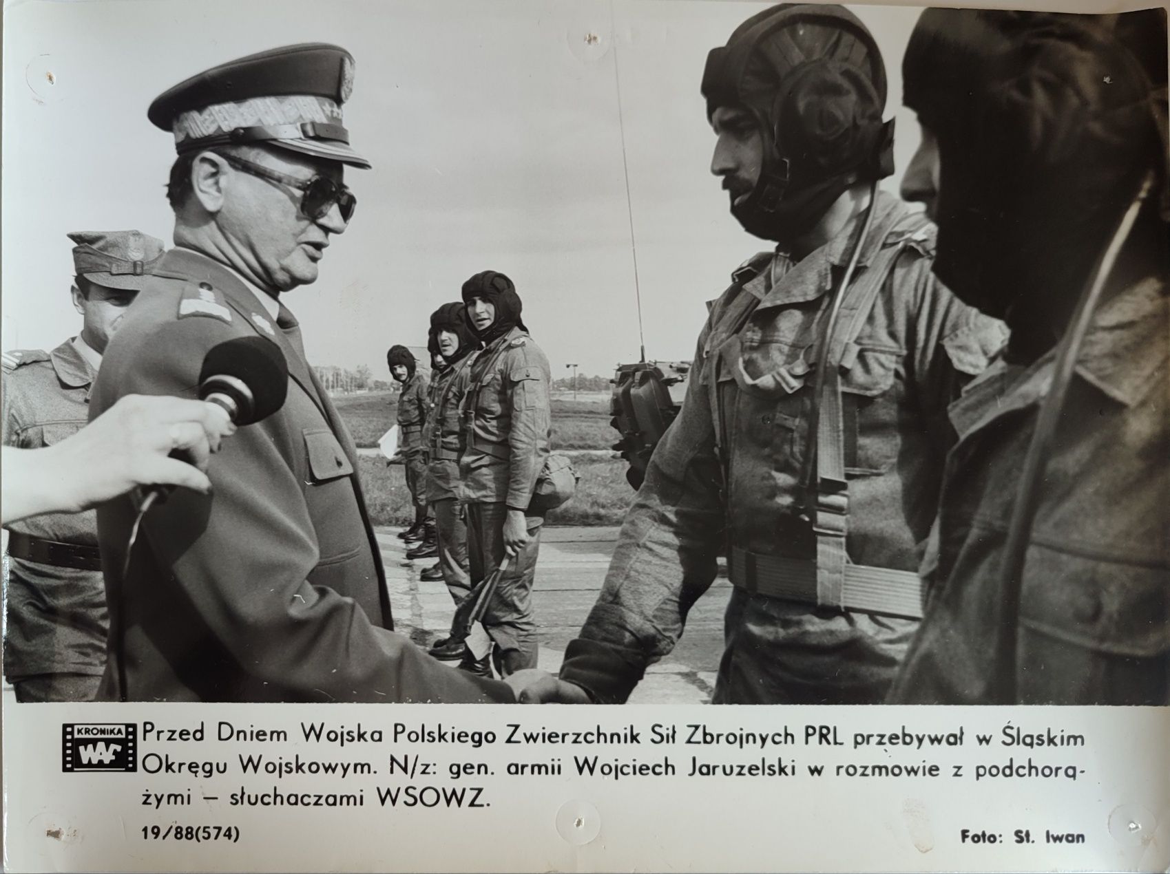 Zdjęcie fotos Wojskowa Akademia Filmowa Jaruzelski żołnierze hełmofon