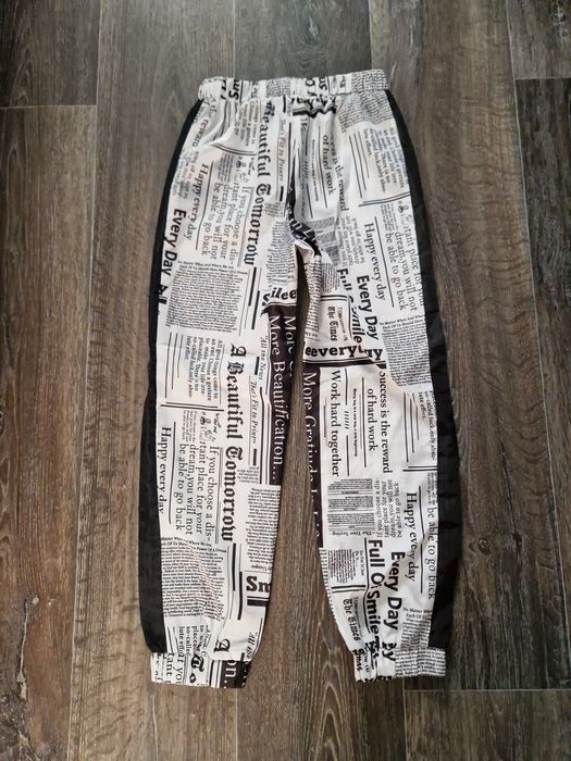 Летние штаны, спортивные штаны для девочки на 9-10 лет, газетный принт