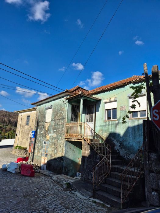 Casa para restauro (Beire) Paredes