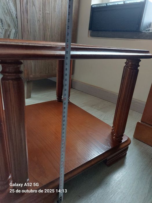 Mesa de apoio , maciça