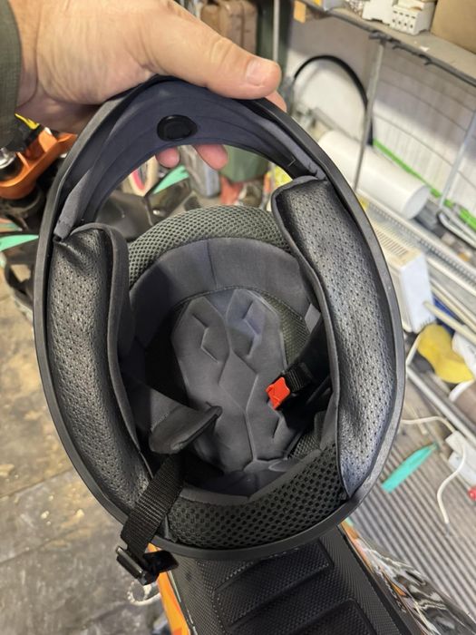 Продам шолом, шлем