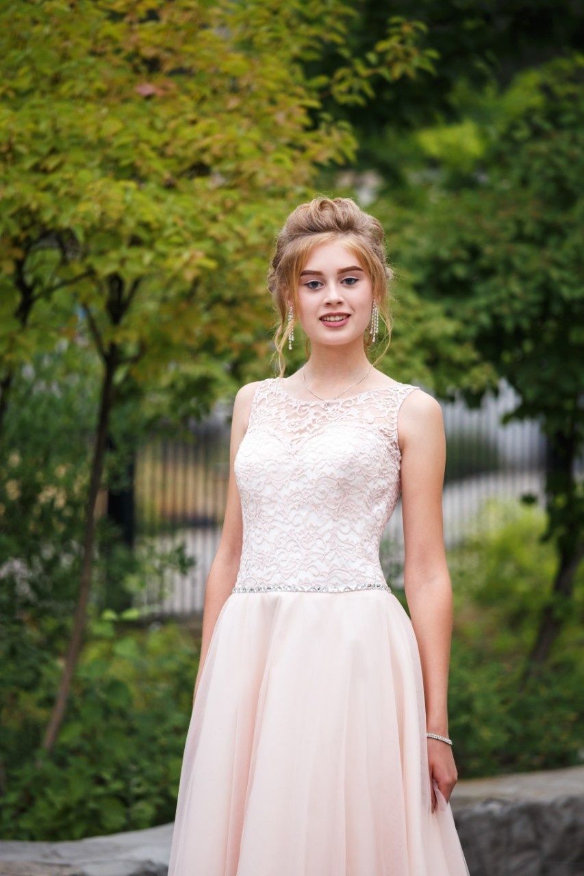 Платье на свадьбу  или на выпускной
Очень красивое платье нежно -розов