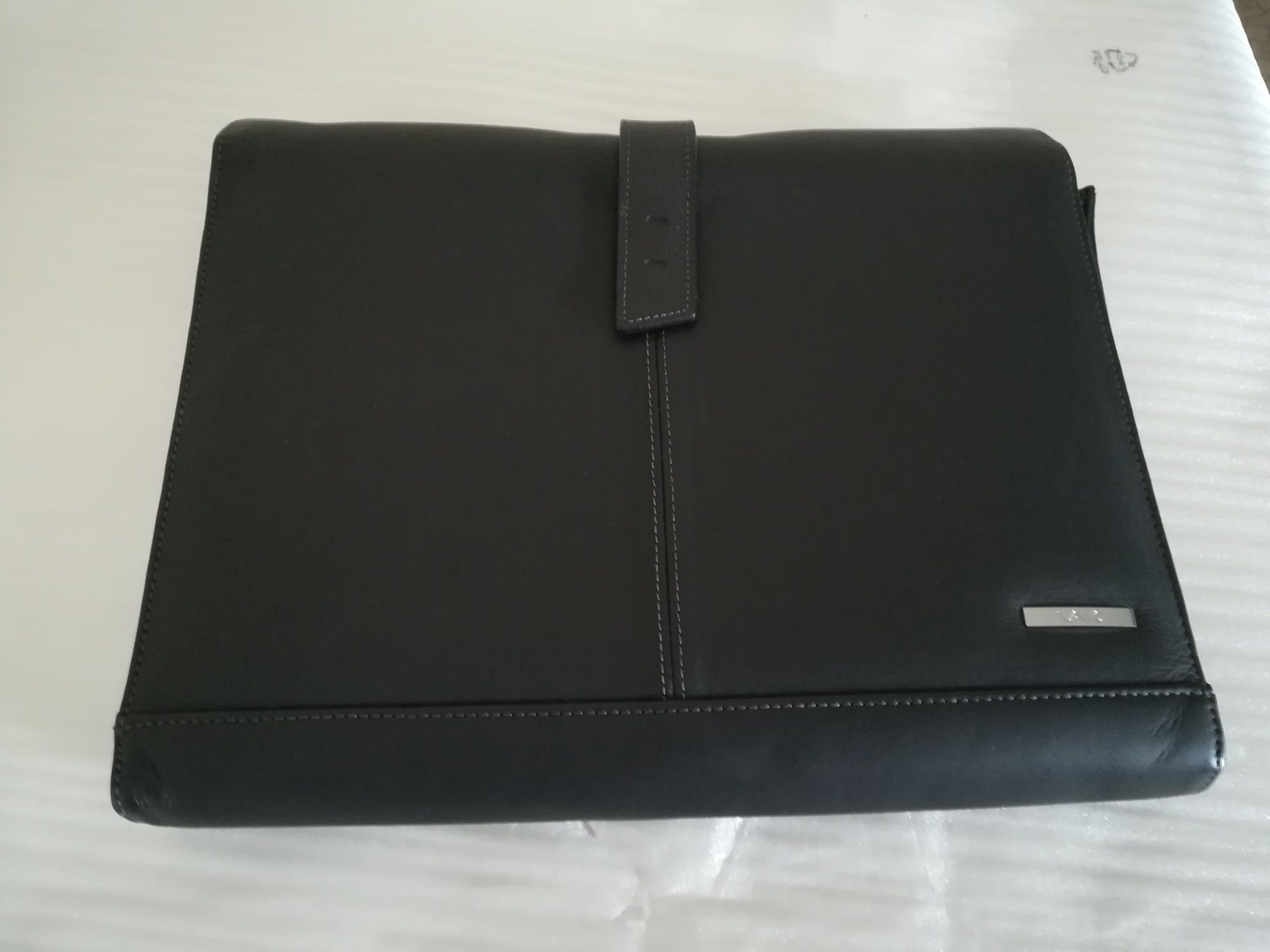 Bolsa de transporte em pele Sony Vaio para Tablet 14"