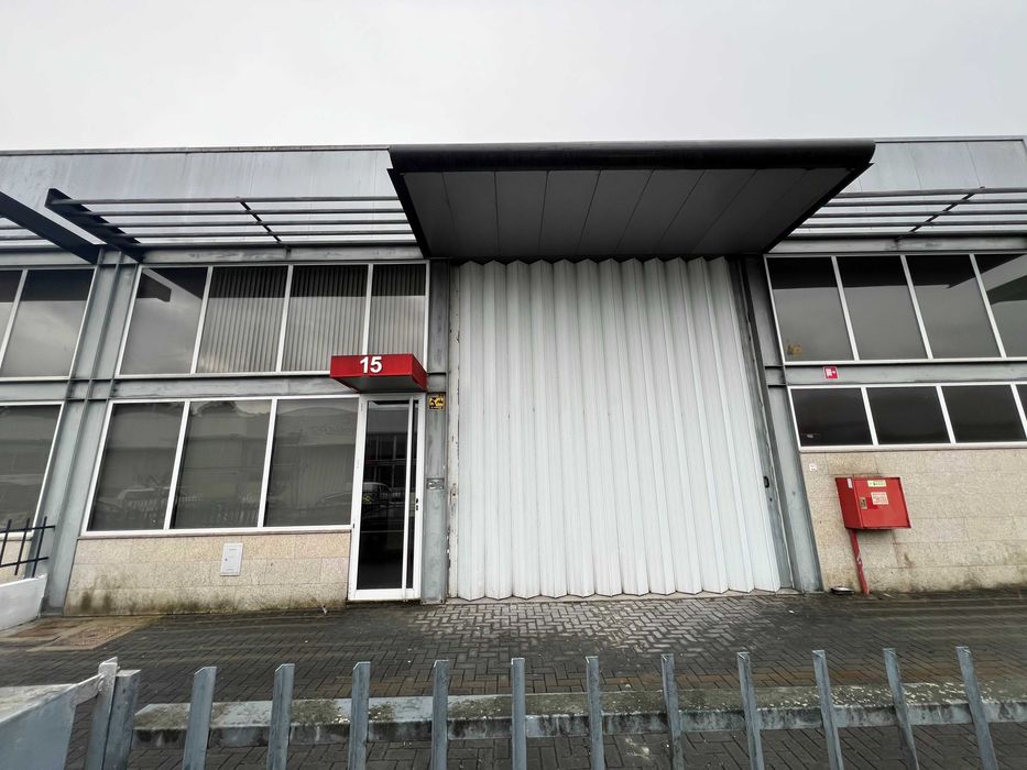 PAVILHÃO PARA ARRENDAMNETO EM TAMEL SÃO VERÍSSIMO