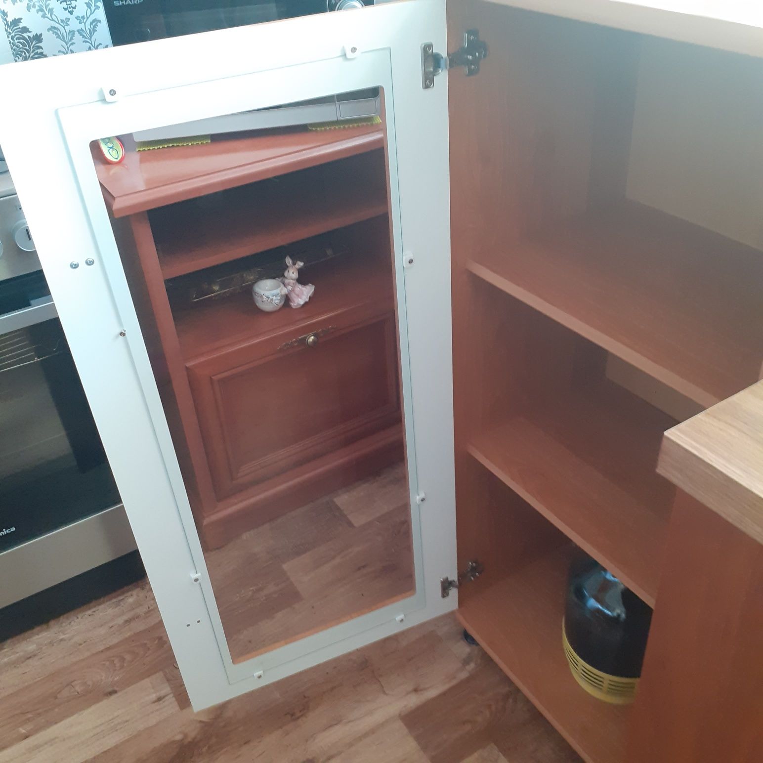 Komoda szafka za szkłem