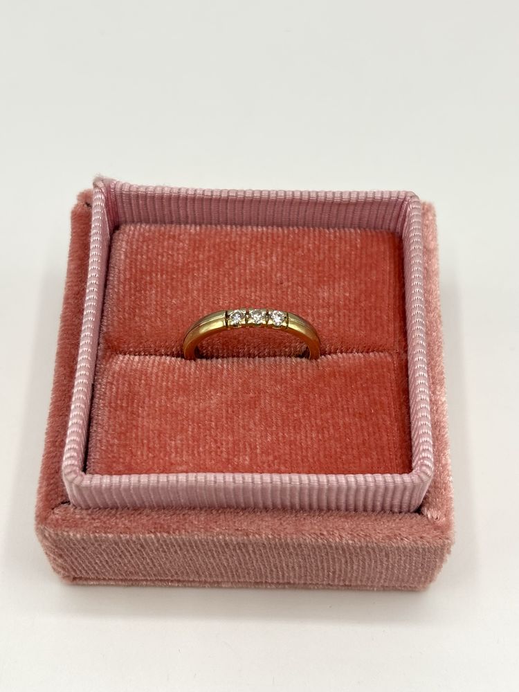 Złota Obrączka z brylantami 0,12ct