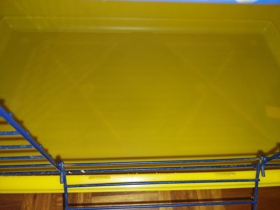 Vende-se gaiola muito grande (77*47*60) para roedores com plataformas