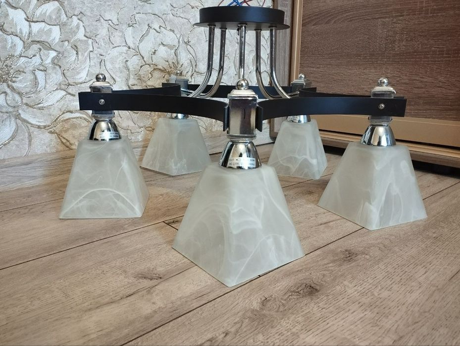 Люстра на 5 плафонів е 27