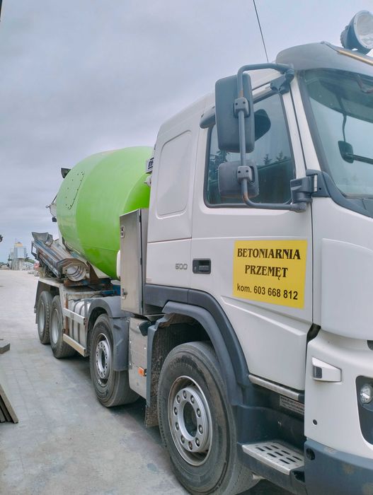 Betonomieszarka "gruszka" z rynną 9m!! VOLVO FMX 500  r. 2012 !