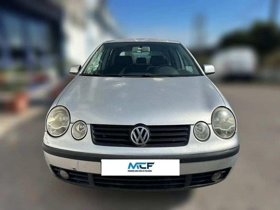 Polo 9N 1.4 16V 75 cv de 2002 para peças