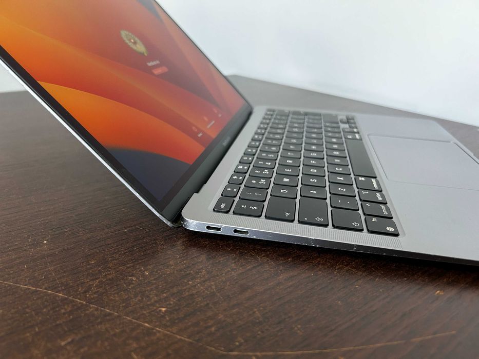 FV23% Apple Macbook AIR a2337 M1 8 CORE 8 GB RAM 256GB SSD RETINA 2K