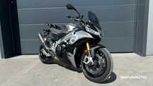 Aprilia Tuono V4