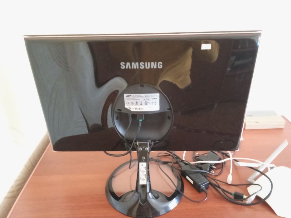 Монитор 23"дюйма Samsung S23A550H