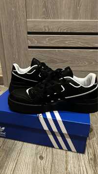 Adidas Forum low