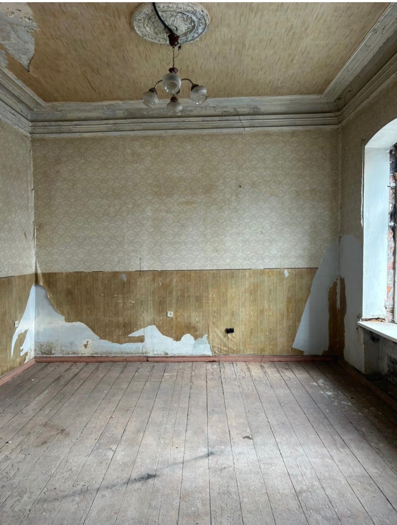 Сдам комнату в коммунальной квартире в центре Днепра ,31,5 кв.м.