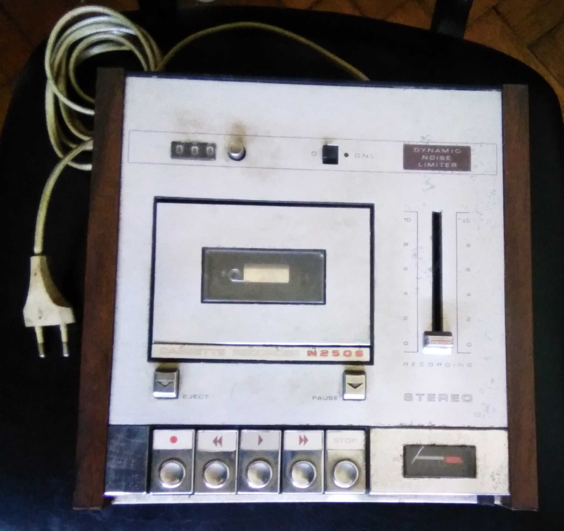 Gravador de Cassettes Philips N2506 para recuperar