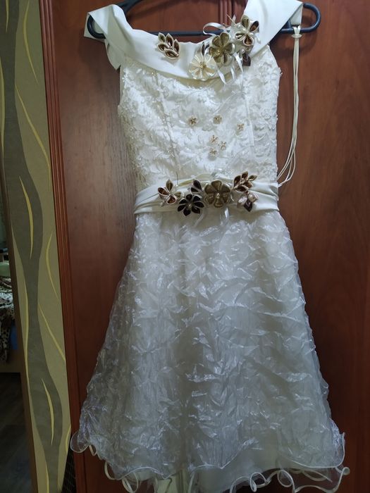 Продам красивое нарядное платье