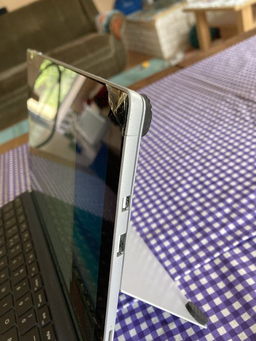 Microsoft Surface Pro 5, 4/128 LTE