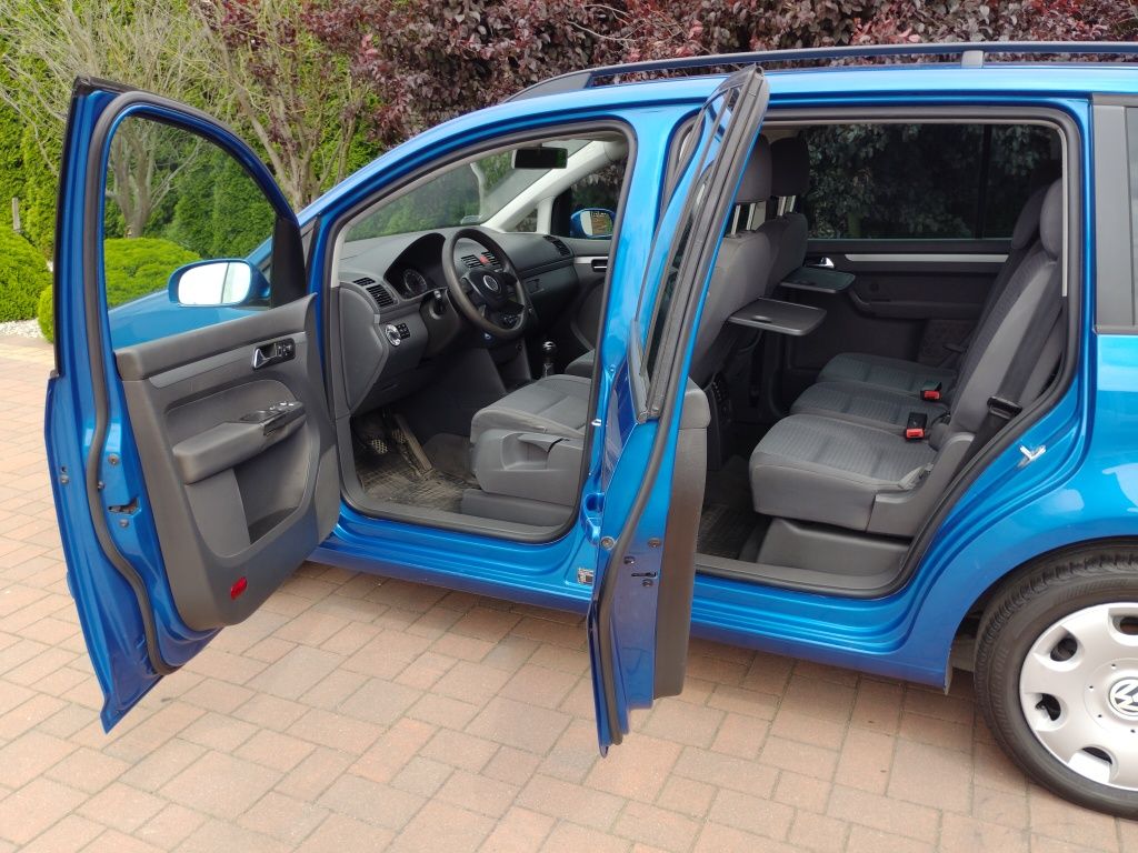 VW Touran 1,6i 2004r 7-osób 6-biegów KLIMATRONIK TEMPOMAT zamiana