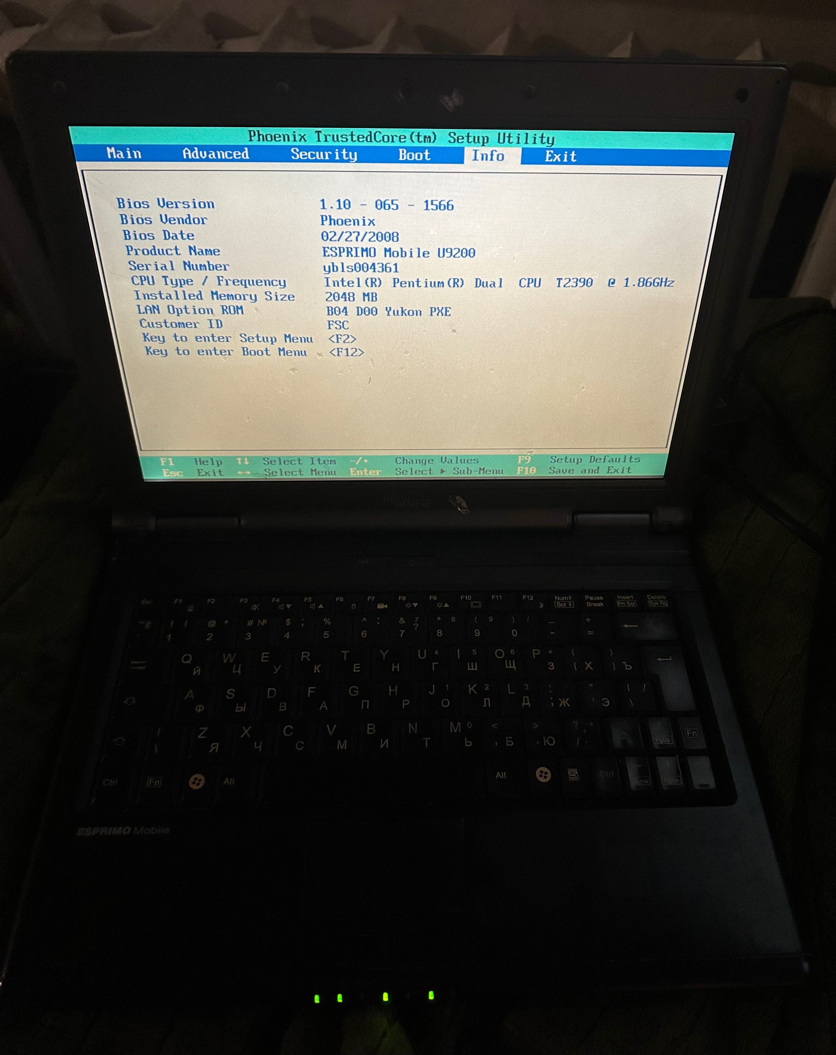 Ноутбук Fujitsu-Siemens Esprimo U9200