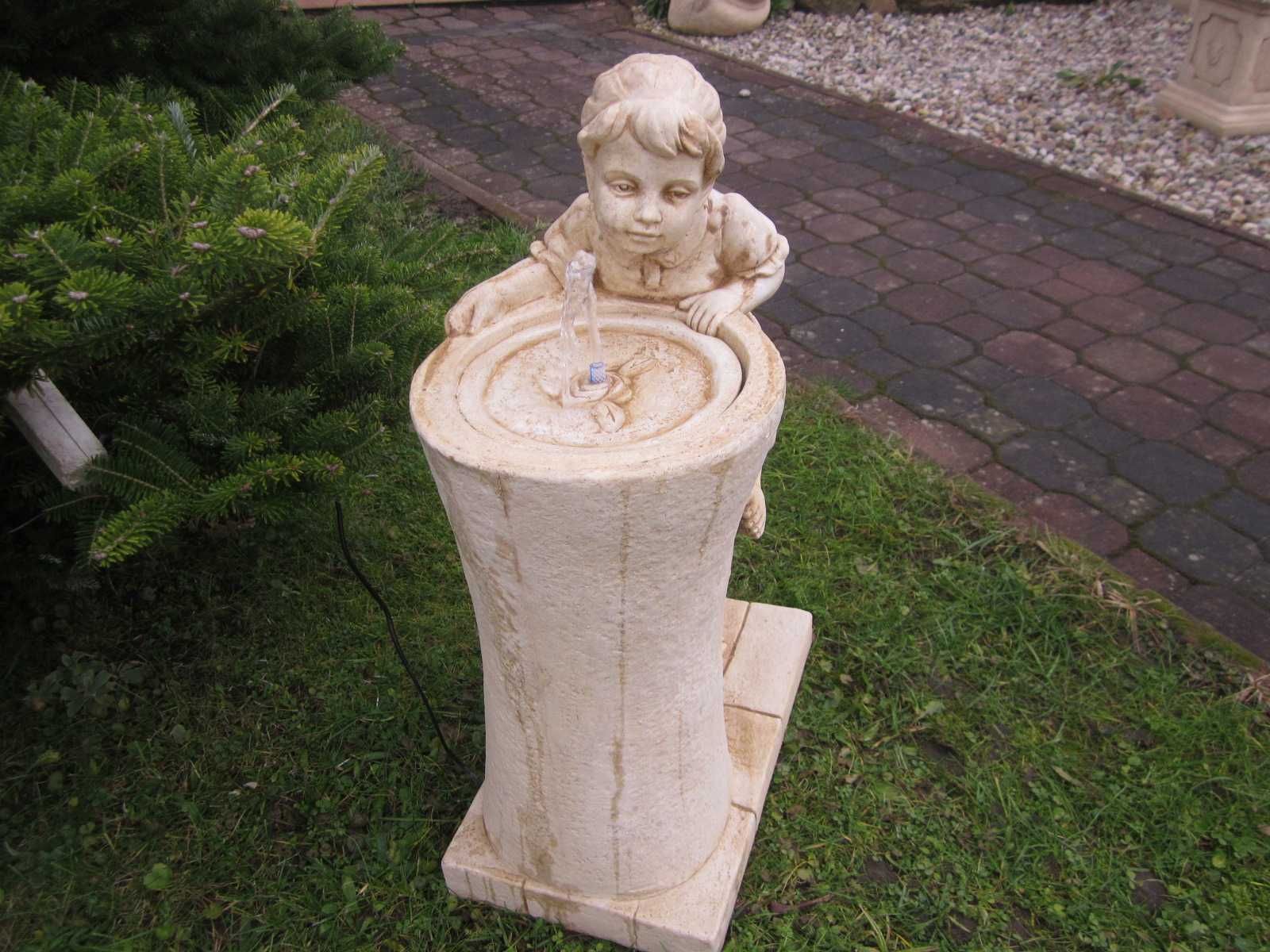 Fontanna Jaś i Małgosia/ dzieci figura betonowa