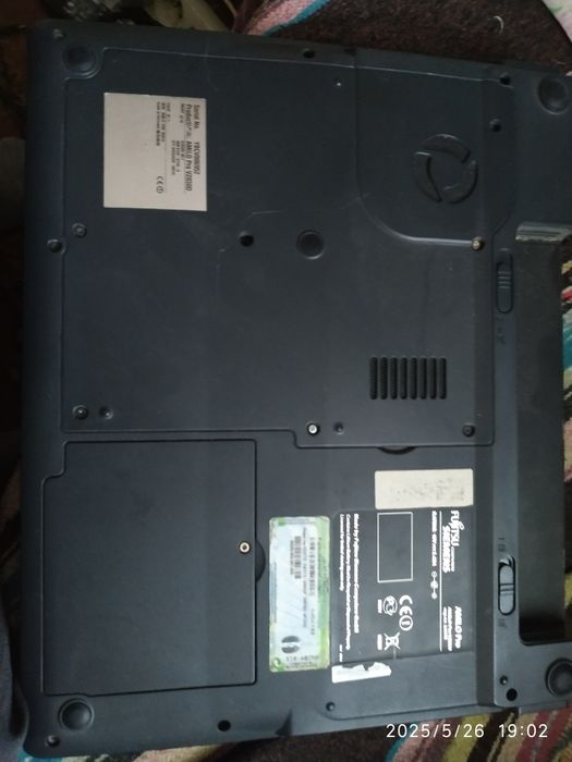 Fujitsu Siemens Amilo PRO V2030