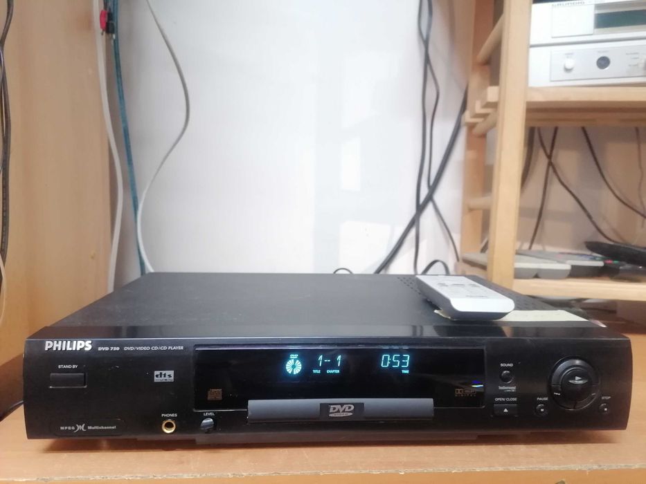 Odtwarzacz CD/DVD Philips DVD750 pilot