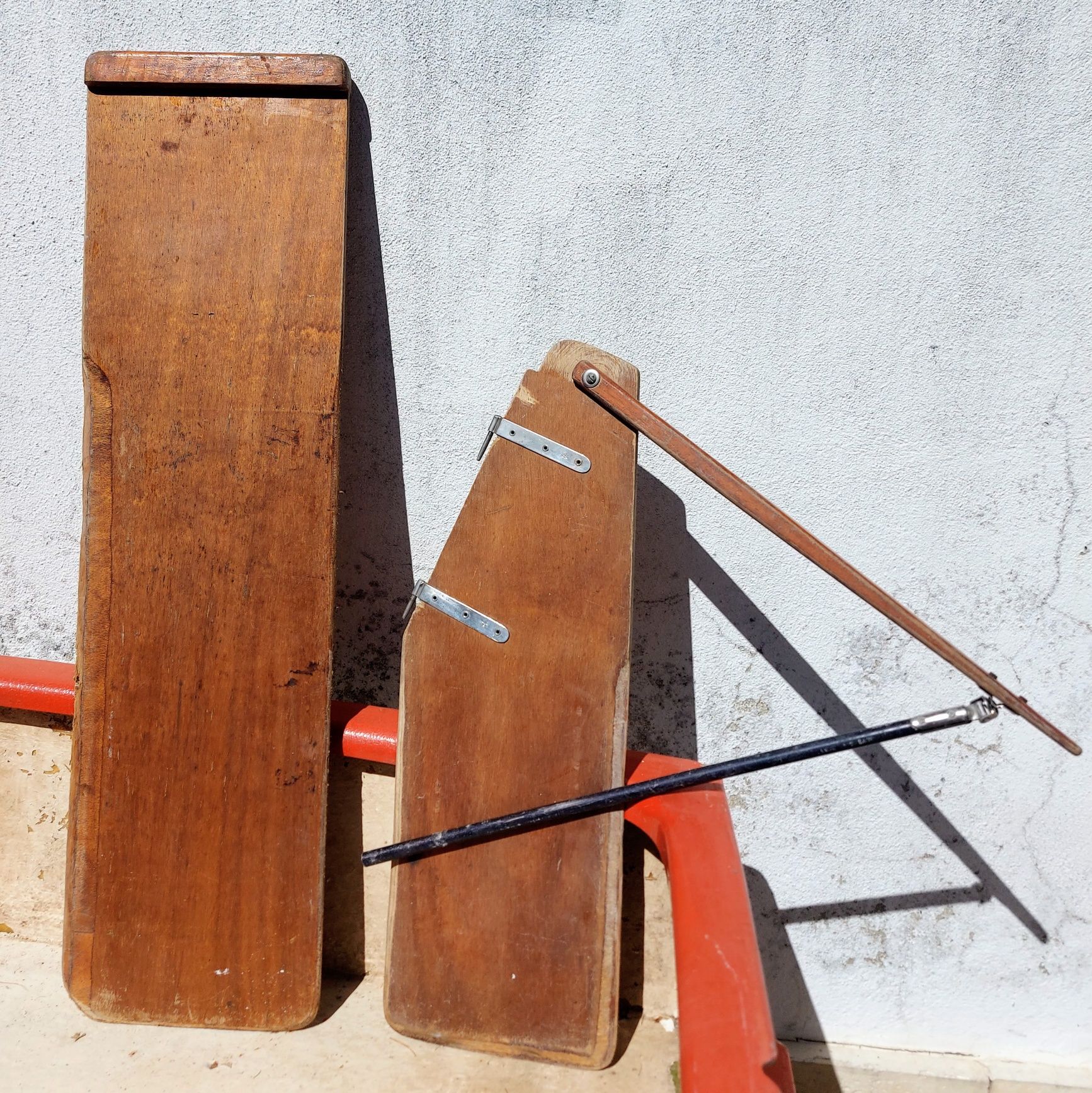 Barco bote de apoio com vela ou remos