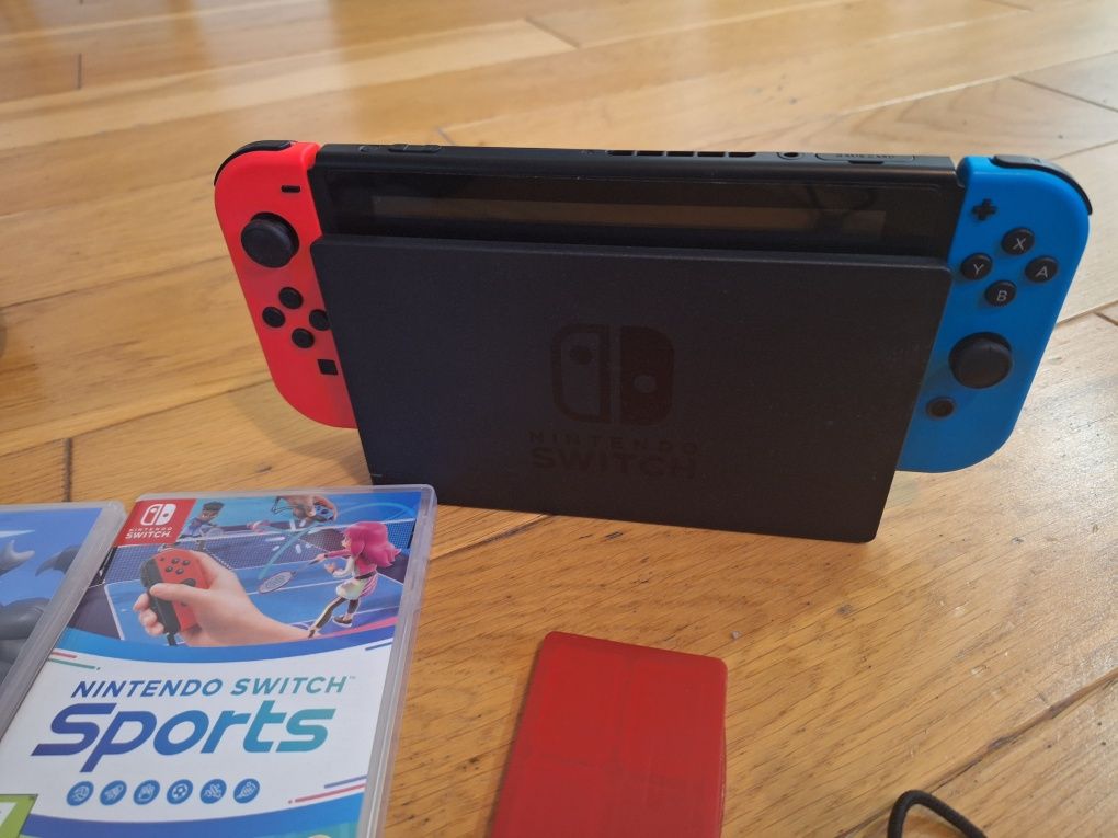 Konsola Nintendo Switch - zestaw z grami, kartą pamięci