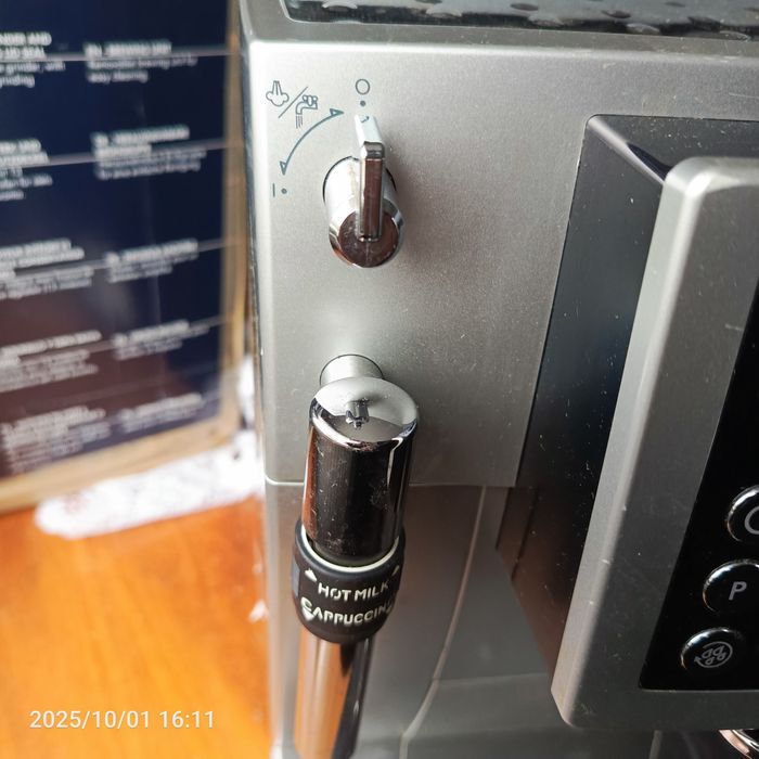 Express ciśnieniowy Automatyczny Sprawny używany  DeLonghi ECAM
