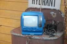 Telewizor turystyczny z czasów prlu Mistral