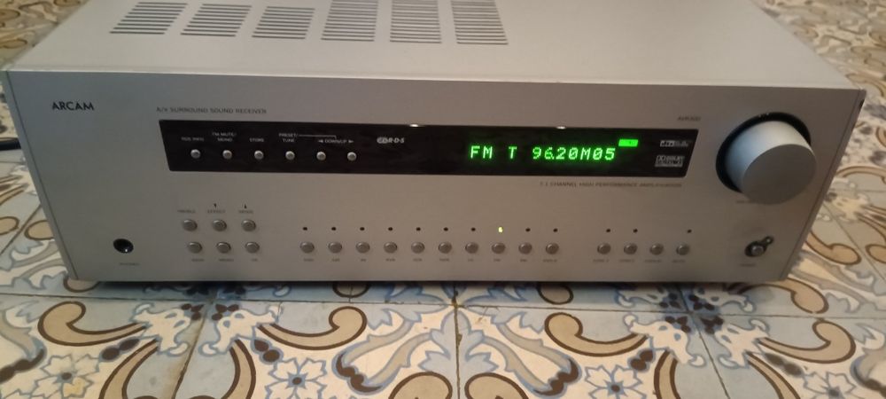 Arcam AVR300 – wysokiej klasy amplituner kina domowego