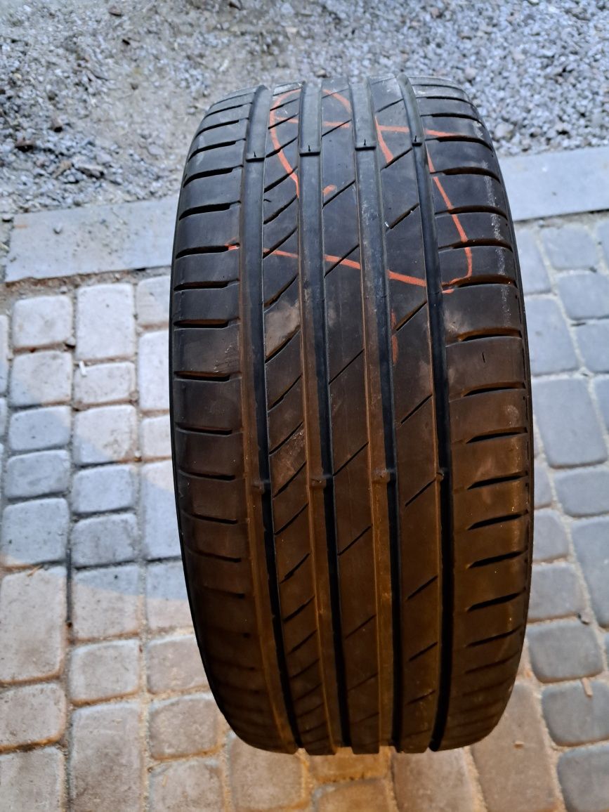 Opona letnia kumho 245/40/20 rok 2019