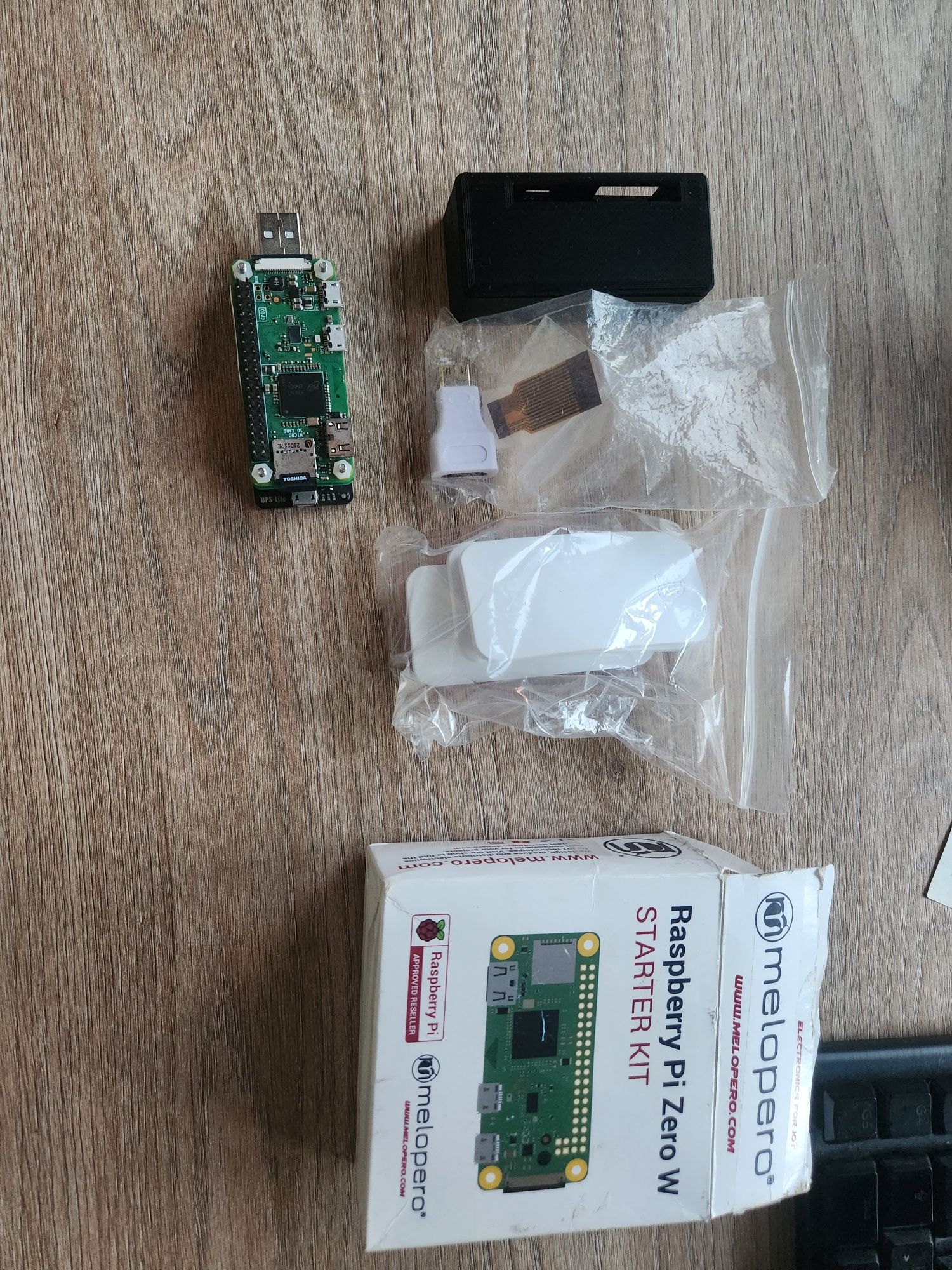 Zestaw raspberry Pi zero W oraz zasilacz UPS-Lite V1.2